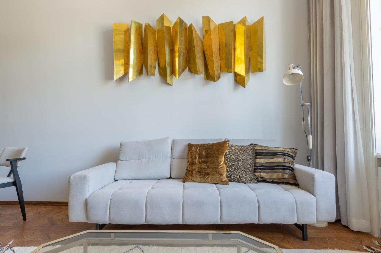 Apartment Designer Dream With Stunning View *