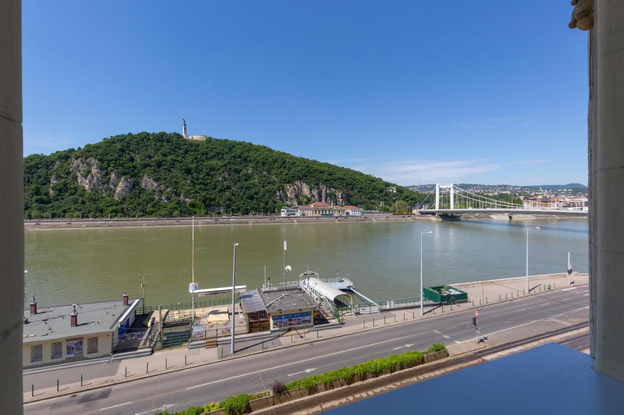 Designer Dream With Stunning View Apartment Budapest