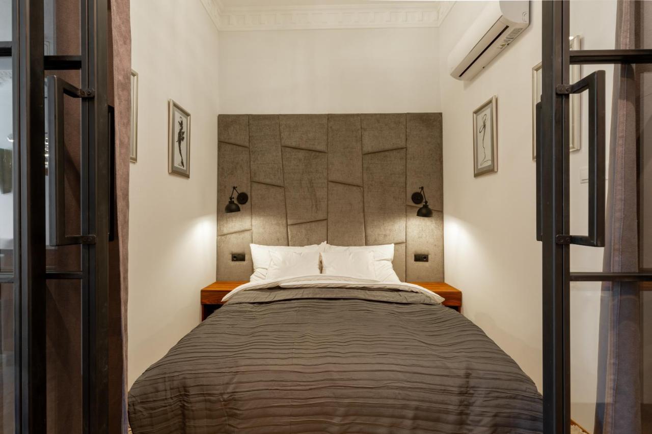 Apartment Designer Dream With Stunning View *